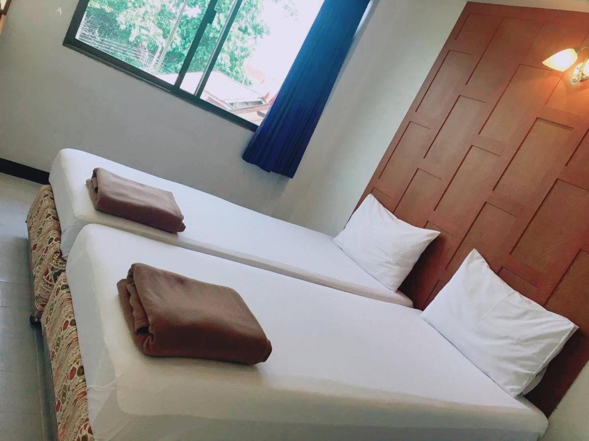 New Siam 1 Guest House Bangkok Buitenkant foto