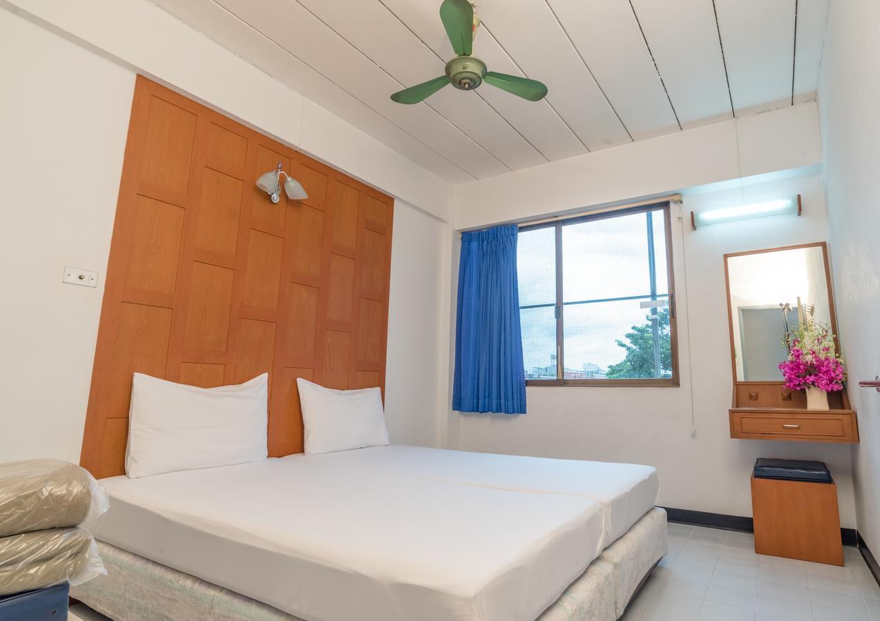 New Siam 1 Guest House Bangkok Buitenkant foto